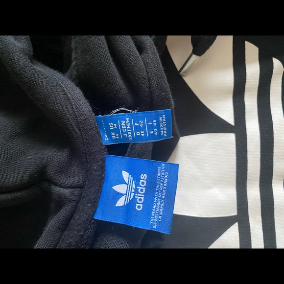 Adidas black hoodie with front pocket. - Picture 4 of 6